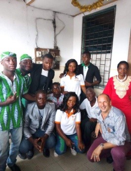 A2JPCI Association des Jumeaux et plus de Côte d'Ivoire REPORTAGE AVEC RFI SUR LE PHENOMENE DES ENFANTS JUMEAUX EXPOSES A LA MENDICITE